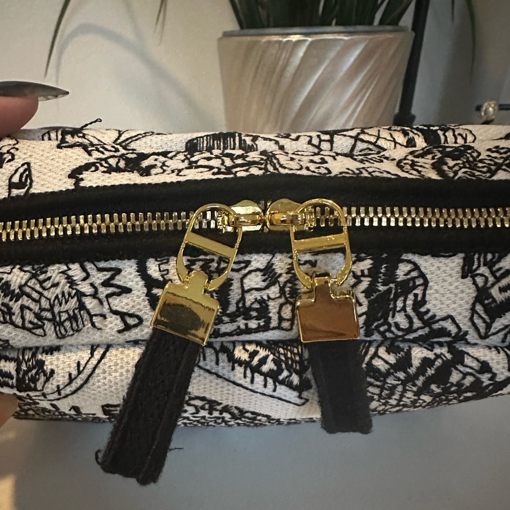 Christian Dior Clutch/Travel Bag - Picture 6 of 14